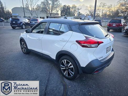 Used 2019 Nissan Kicks SV image 6