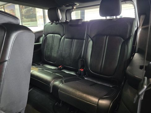 Used 2024 Jeep Wagoneer Series II w/ Flexible Seating Group image 13