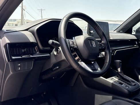 Used 2025 Honda CR-V Sport Touring image 2