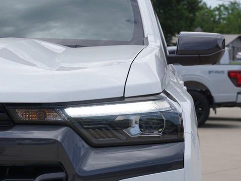 Used 2024 Chevrolet Colorado LT w/ LT Convenience Package III AWD/4WD image 10