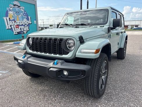 Used 2024 Jeep Wrangler Unlimited AWD/4WD image 7