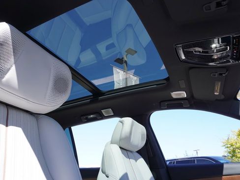 New 2026 Cadillac Vistiq Luxury image 14