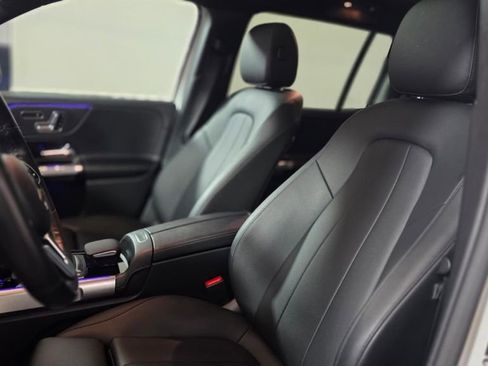 Used 2023 Mercedes-Benz GLB 250 4MATIC image 18