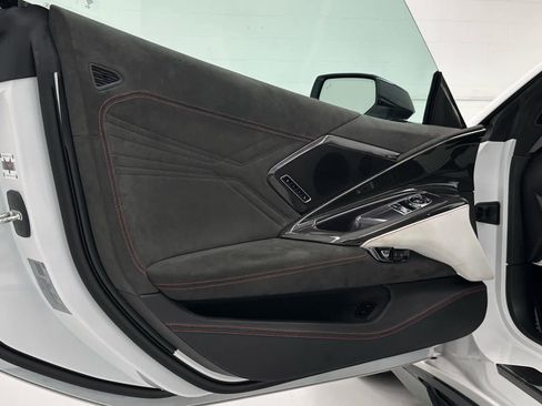 Used 2023 Chevrolet Corvette Z06 image 17