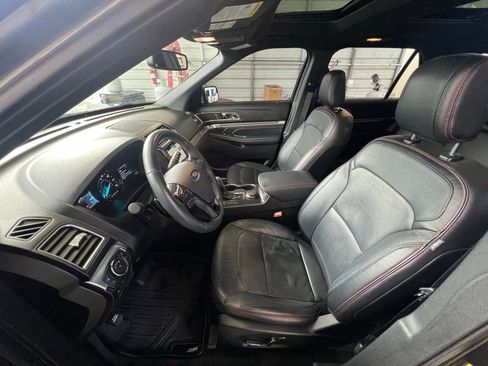 Used 2018 Ford Explorer Sport image 10