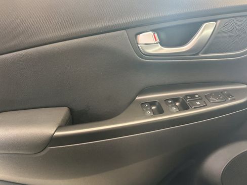 Used 2023 Hyundai Kona Limited w/ Cargo Package FWD image 12