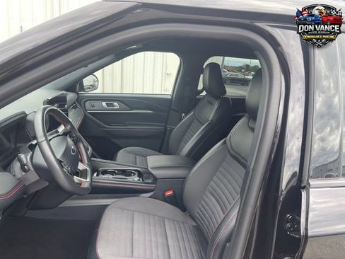 Used 2025 Ford Explorer ST-Line w/ ST-Line Street Pack AWD/4WD image 9