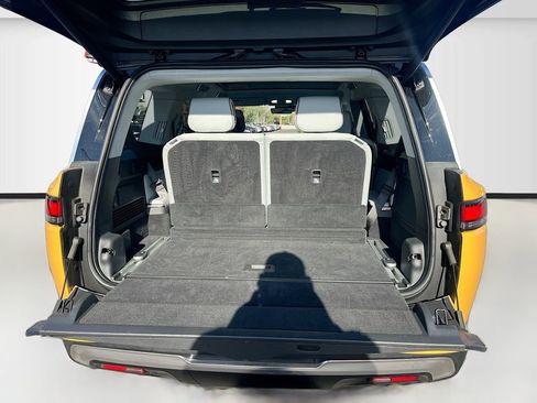 Used 2023 Rivian R1S Adventure image 25