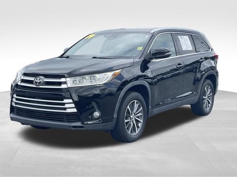 Used 2019 Toyota Highlander XLE FWD image 8