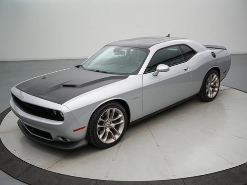 Used 2020 Dodge Challenger R/T image 8
