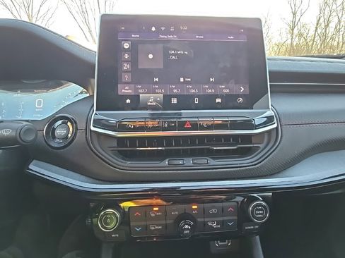 Used 2024 Jeep Compass Trailhawk image 23