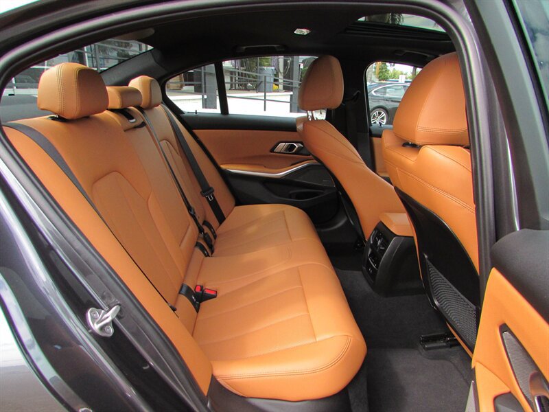 Used 2022 BMW M340i RWD image 29