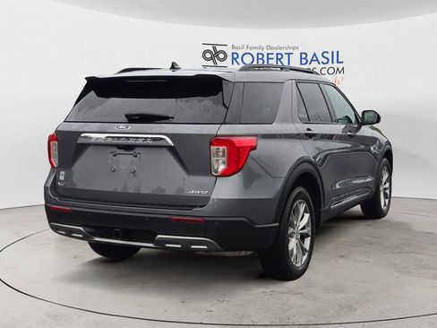 Used 2023 Ford Explorer XLT w/ Equipment Group 202A image 5
