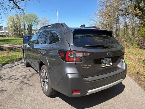 Used 2025 Subaru Outback Limited image 5