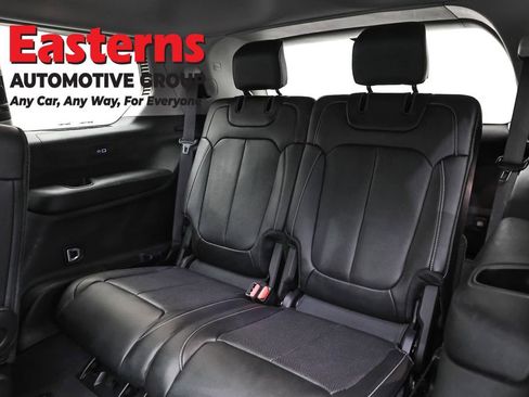 Used 2023 Jeep Grand Cherokee L Limited w/ Luxury Tech Group II AWD/4WD image 28
