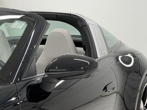Certified 2022 Porsche 911 Targa 4S image 21