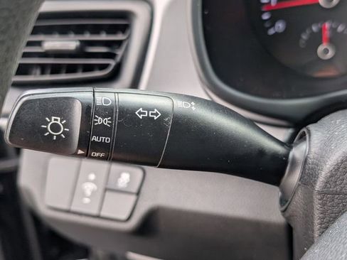 Used 2023 Kia Rio S image 31