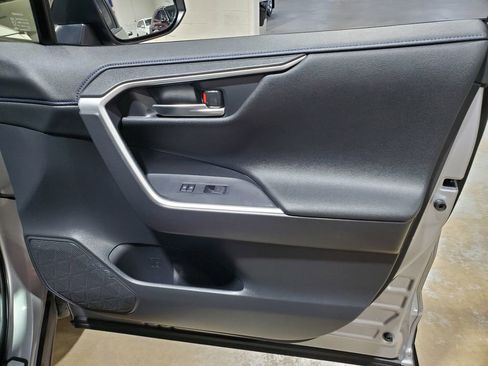 Used 2022 Toyota RAV4 XSE AWD/4WD image 15