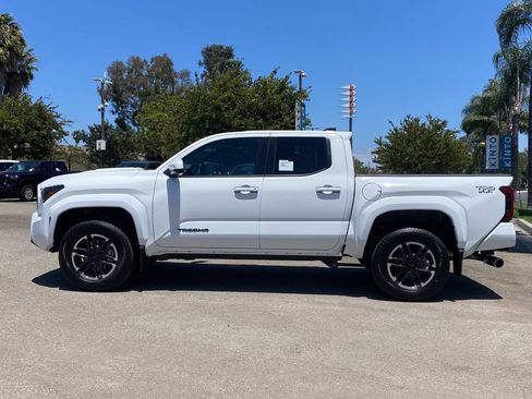 Certified 2026 Toyota Tacoma TRD Sport RWD image 32