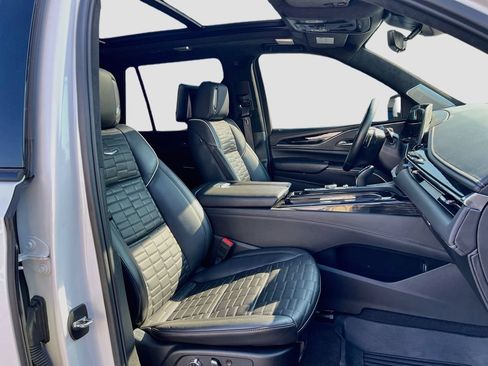 Used 2024 Cadillac Escalade V AWD/4WD image 34