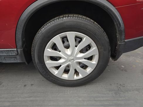 Used 2015 Nissan Rogue S image 11