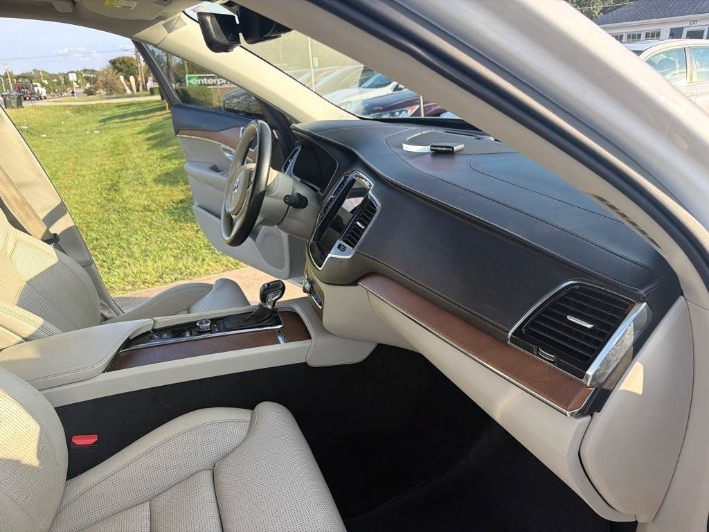 Used 2017 Volvo XC90 T6 Inscription w/ Vision Package AWD/4WD image 19
