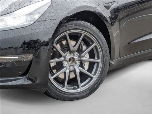 Used 2019 Tesla Model 3 Standard Range image 24