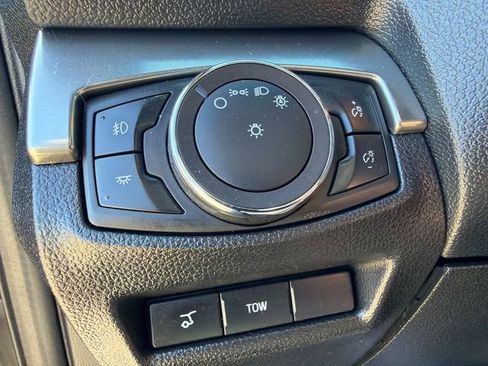 Used 2019 Ford Explorer XLT w/ Equipment Group 202A AWD/4WD image 29