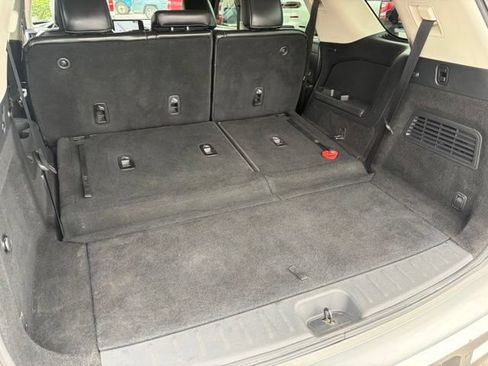 Used 2022 Nissan Pathfinder SL AWD/4WD image 33