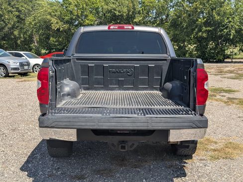 Used 2017 Toyota Tundra SR5 w/ SR5 Upgrade Package RWD image 9