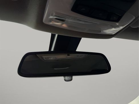 Used 2018 BMW 320i Sedan image 42