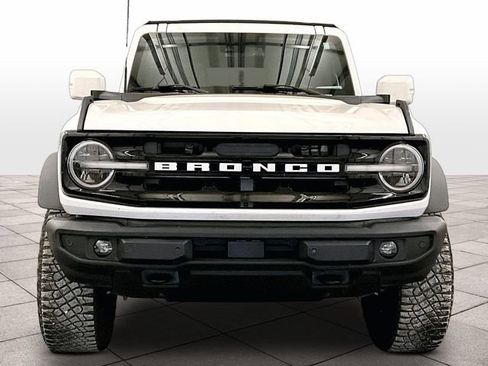 Used 2023 Ford Bronco Outer Banks w/ Sasquatch Package AWD/4WD image 3