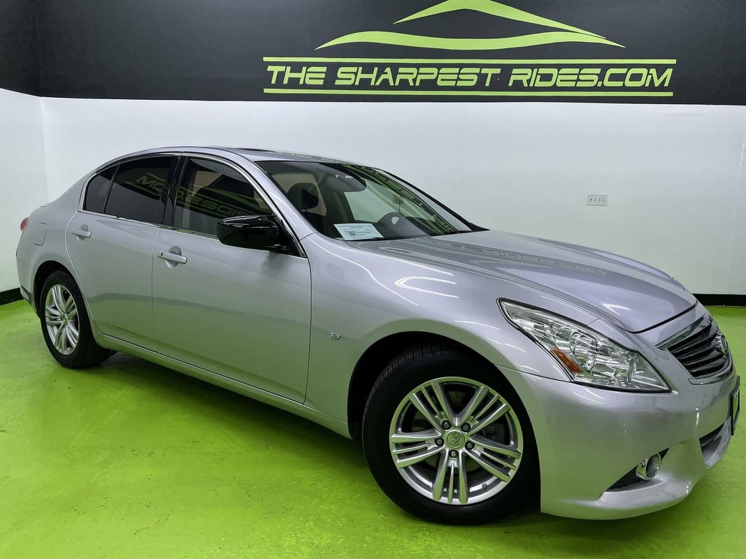 Used 2015 INFINITI Q40 AWD w/ Moonroof Package image 1