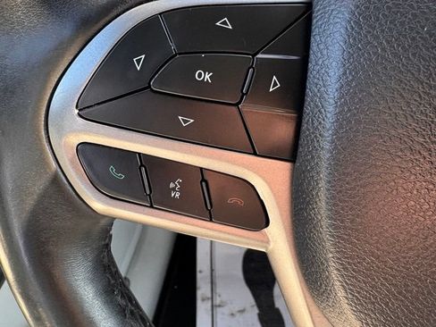Used 2019 Jeep Cherokee Limited FWD image 26