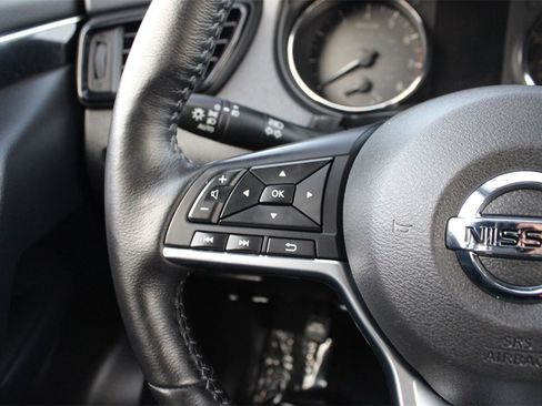 Used 2018 Nissan Rogue Sport SL w/ SL Premium Package image 20