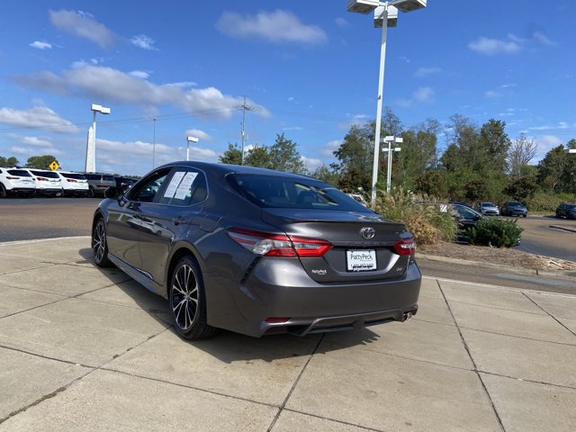 Used 2018 Toyota Camry SE FWD image 9
