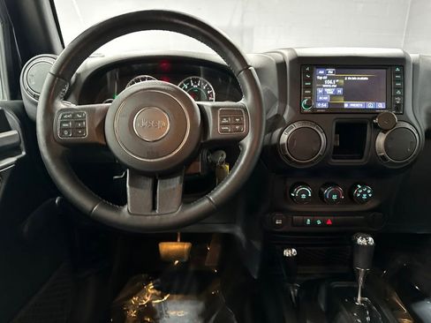 Used 2018 Jeep Wrangler Unlimited Sport w/ Connectivity Group AWD/4WD image 8
