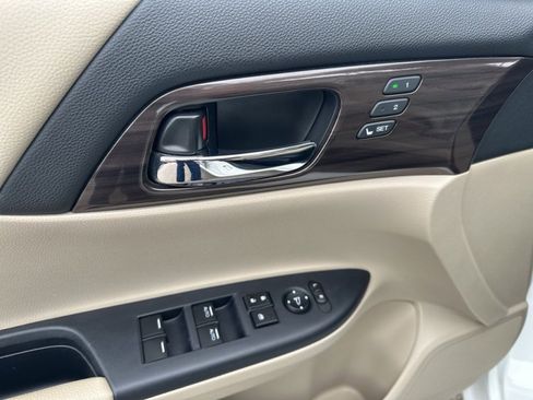 Used 2016 Honda Accord EX-L image 19