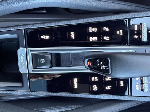 Used 2023 Porsche Cayenne Platinum Edition AWD/4WD image 27