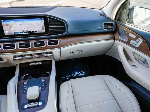 Used 2022 Mercedes-Benz GLS 450 4MATIC image 15