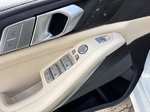 Used 2022 BMW X7 M50i w/ Cold Weather Package image 13