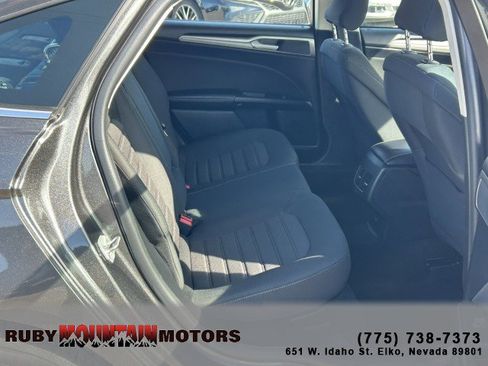 Used 2019 Ford Fusion SE image 24