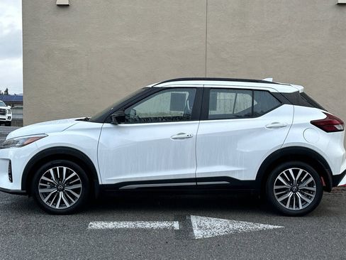 Used 2023 Nissan Kicks SR w/ SR Premium Package image 7