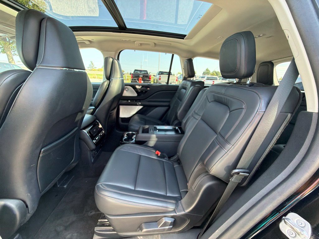 Used 2025 Lincoln Aviator Reserve w/ Equipment Group 201A AWD/4WD image 16