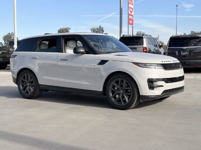 Used 2025 Land Rover Range Rover Sport SE AWD/4WD image 4