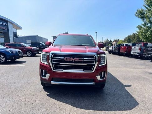Used 2022 GMC Yukon XL SLT w/ SLT Luxury Package AWD/4WD image 3