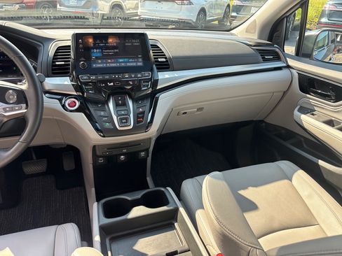 Used 2024 Honda Odyssey Touring image 32