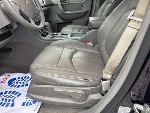 Used 2017 Chevrolet Traverse LS FWD image 9