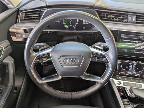 Used 2021 Audi e-tron Premium AWD/4WD image 24