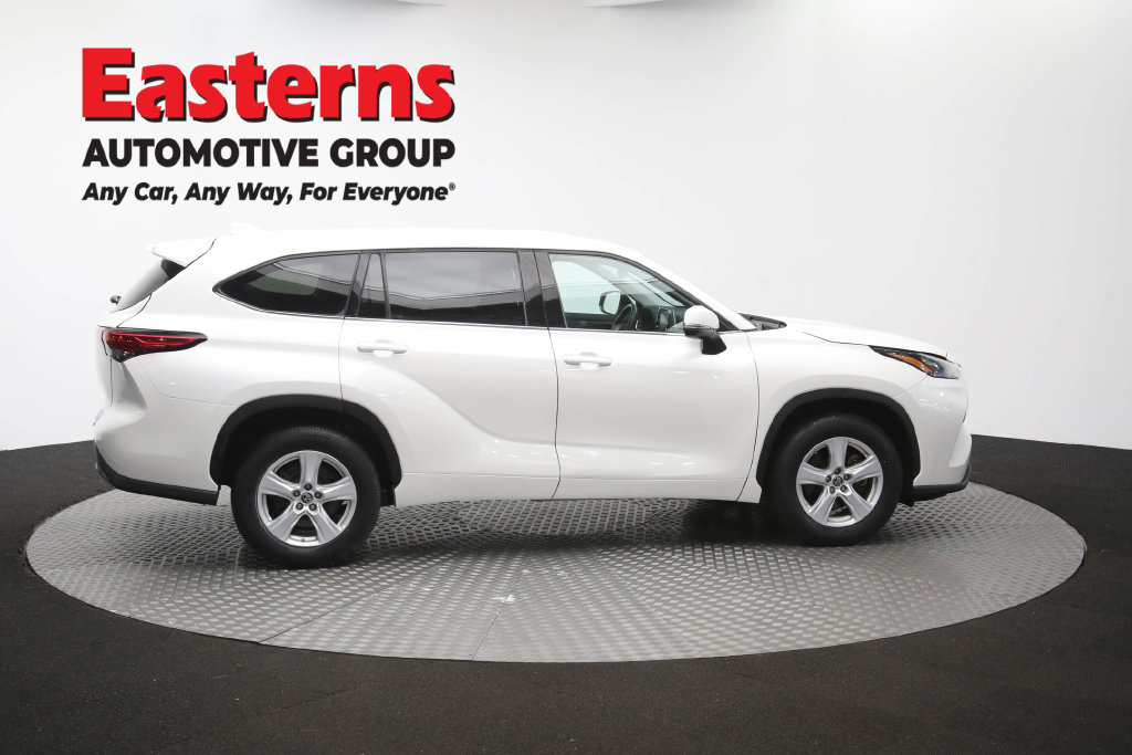 Used 2020 Toyota Highlander LE FWD image 47